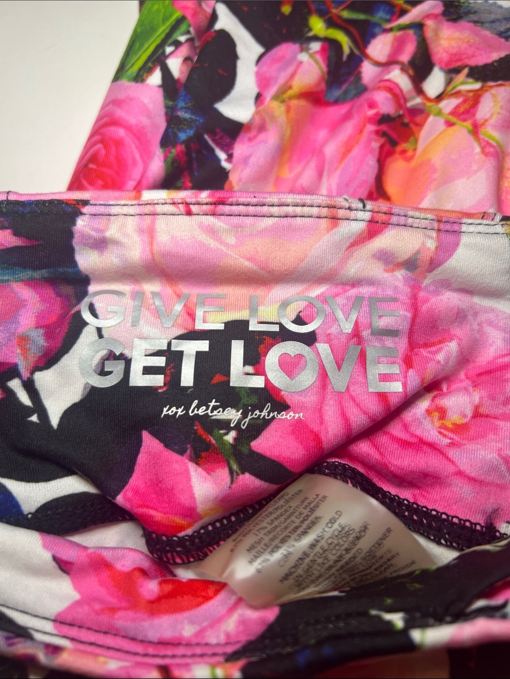 Betsy Johnson Give Love Get Love Floral Capri Workout Leggings Mesh Seams Sz M - Picture 2 of 14